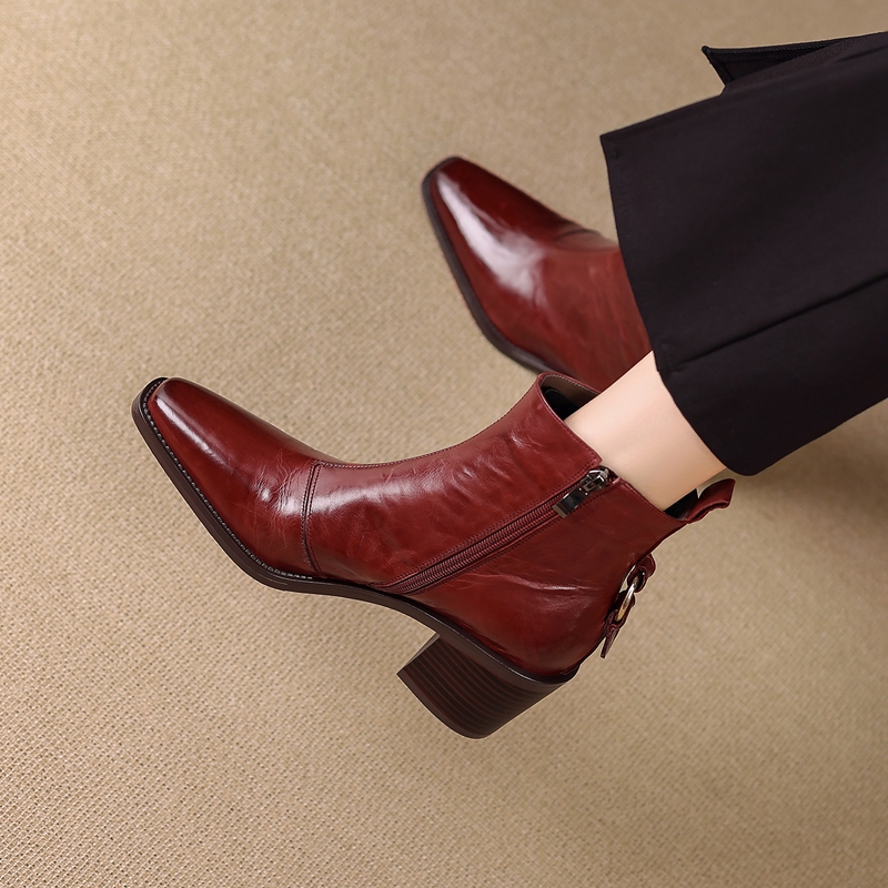 Vintage Fashion And Design - Sepatu Bot Wanita Kulit Model Punk