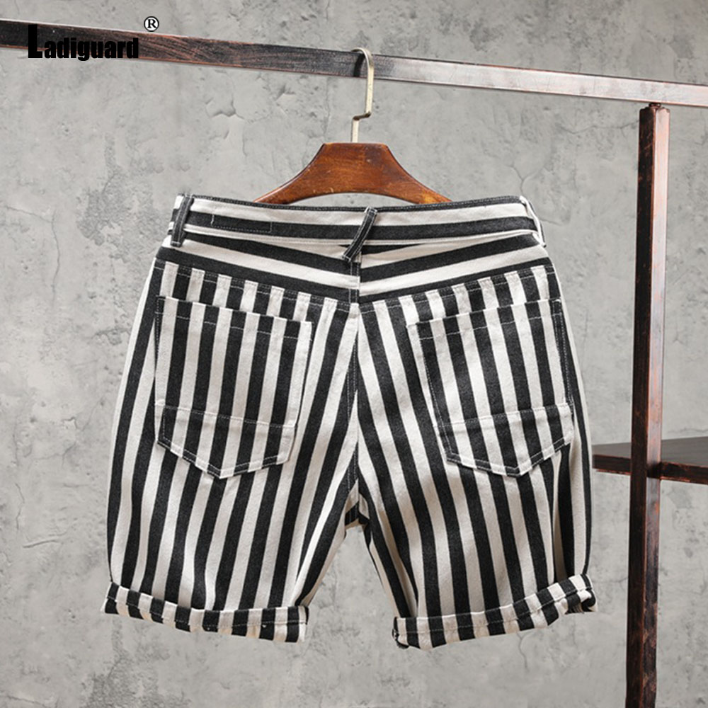 Celana Pendek Pria Gaya Eropa  - Retro Track Pant ulasan dan harga